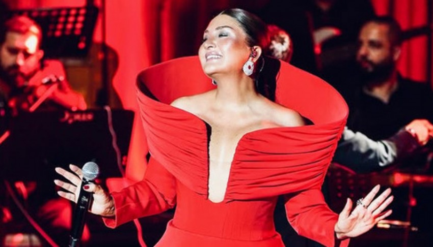 Sibel Can'�n k�yafeti g�ndem oldu
